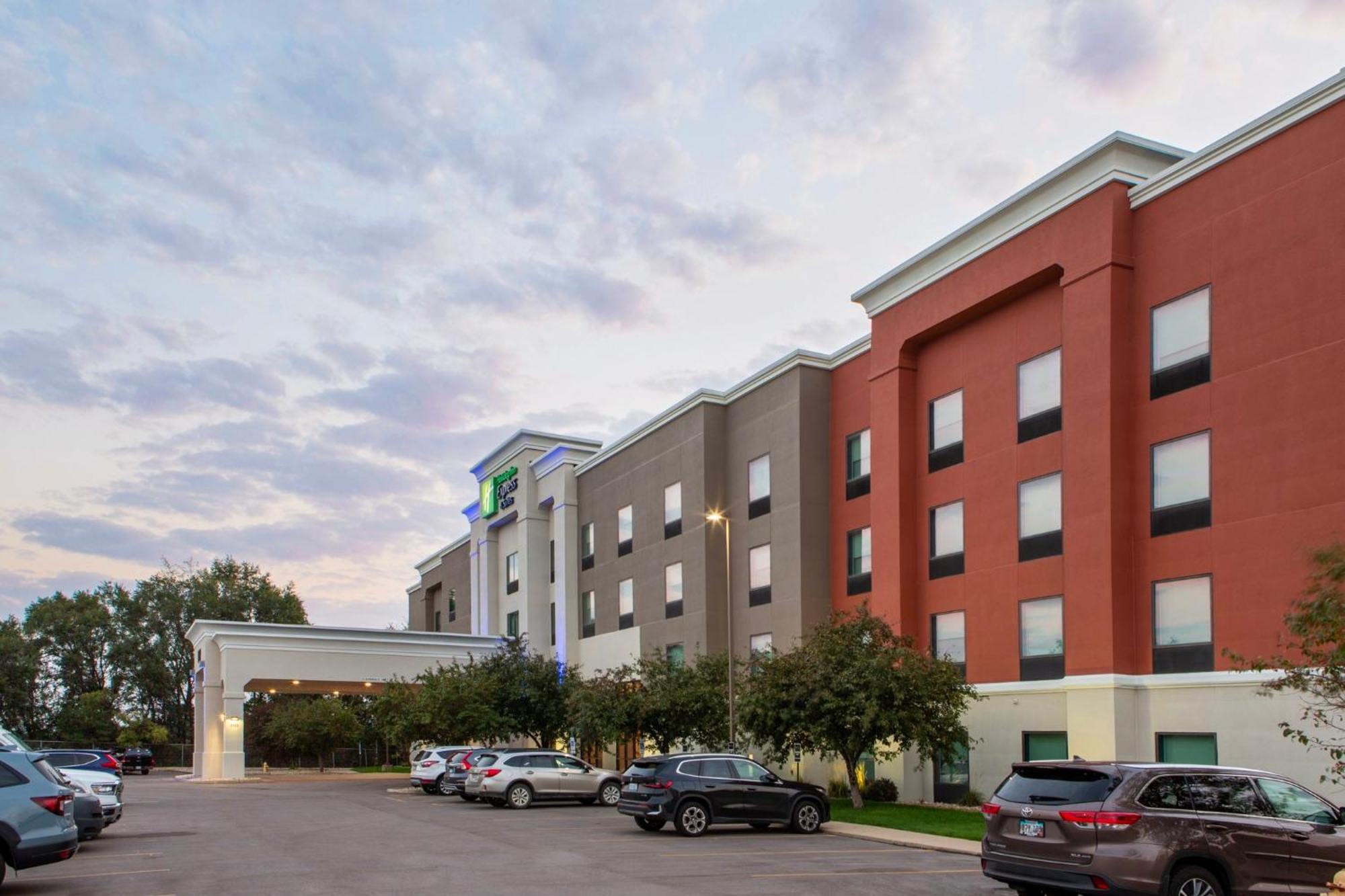 Express & Sioux City-south By Ihg