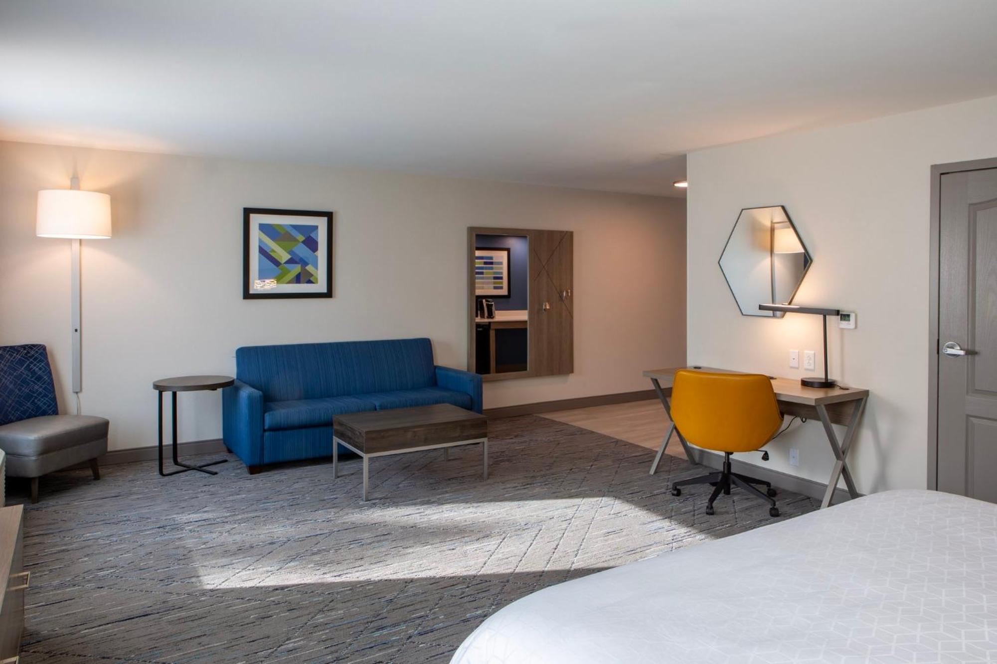 Hotel Express & Sioux City-south By Ihg 2*