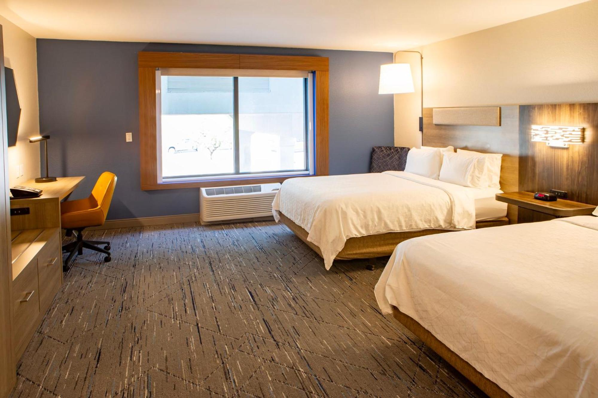 Hotel Express & Sioux City-south By Ihg 2*