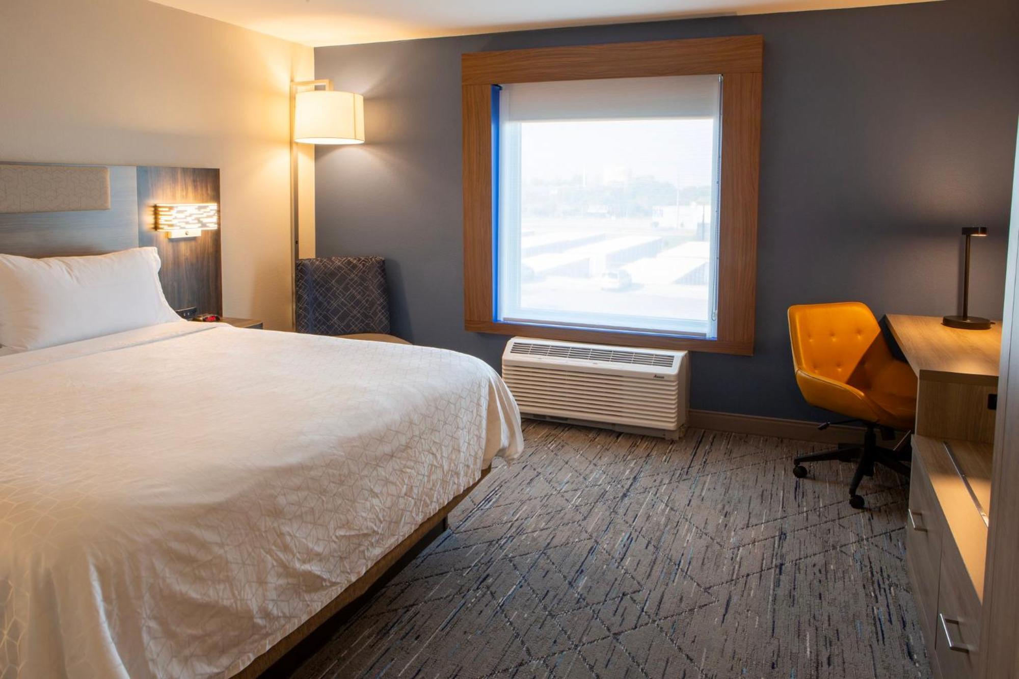 Express & Sioux City-south By Ihg