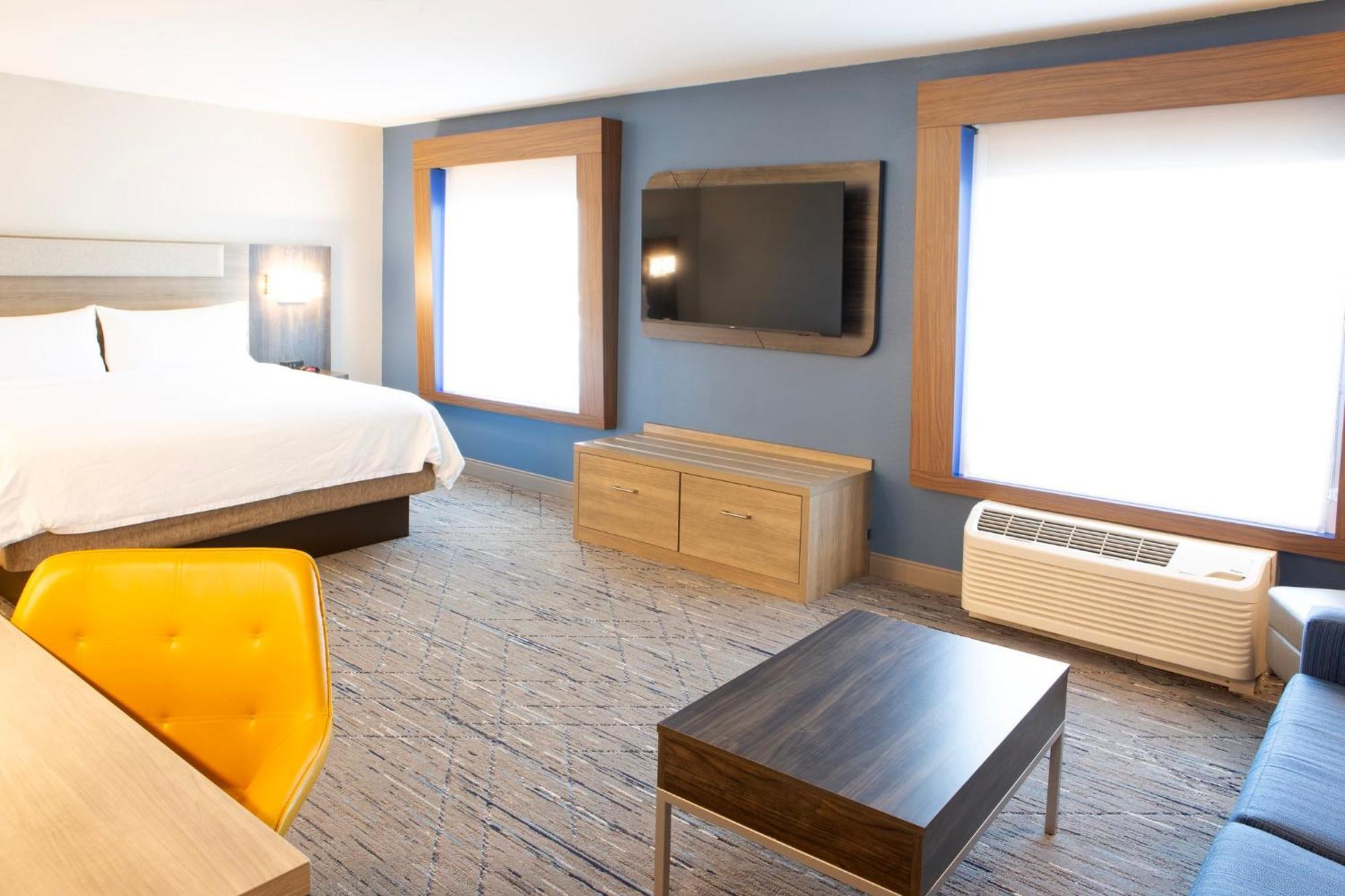 Express & Sioux City-south By Ihg Hotel 2*