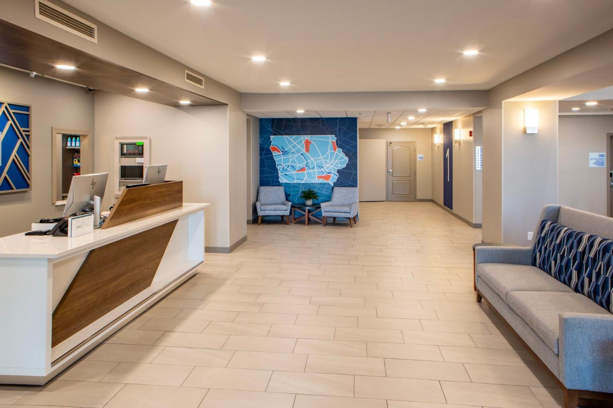Express & Sioux City-south By Ihg Hotel 2*